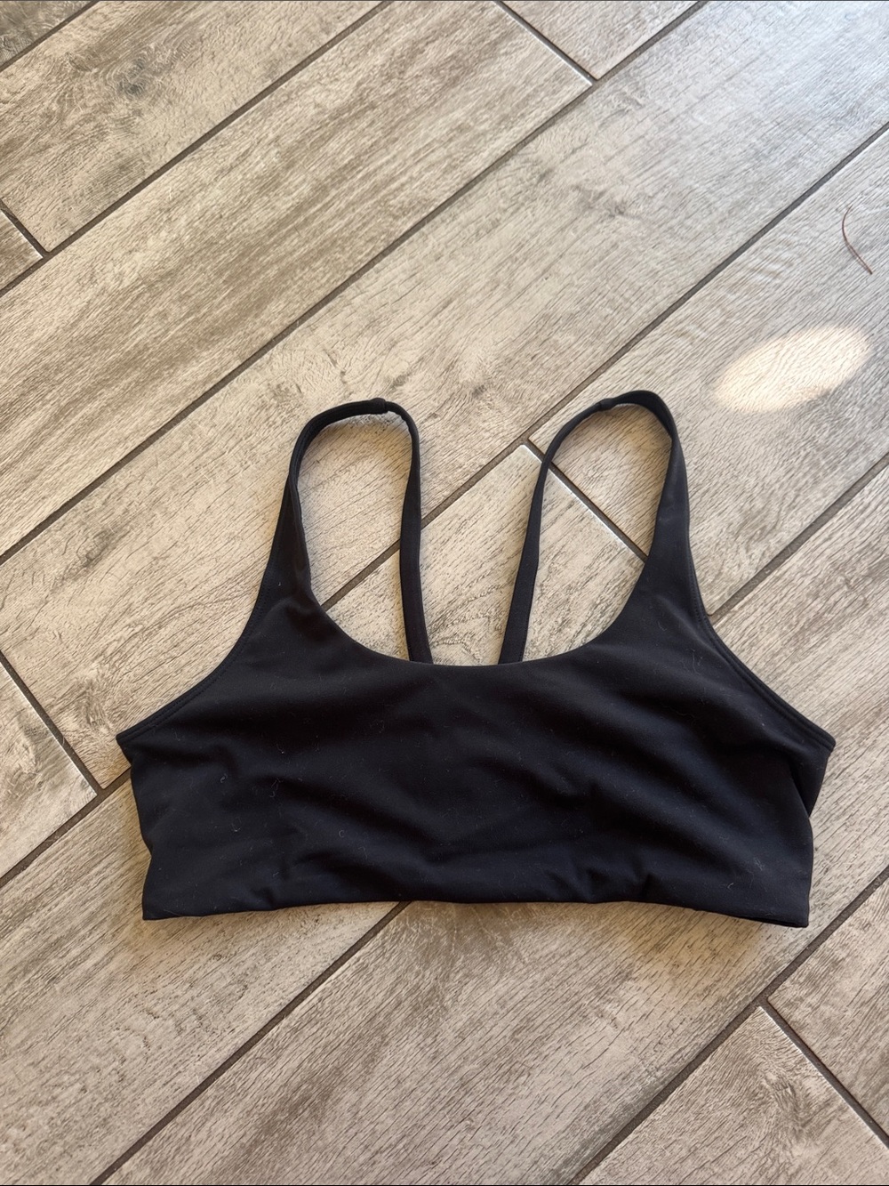Vuori black sports bra